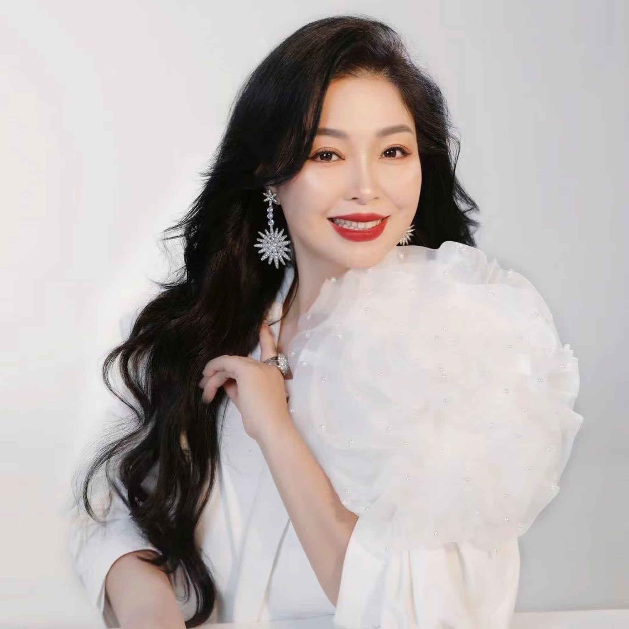 蔡天一女士