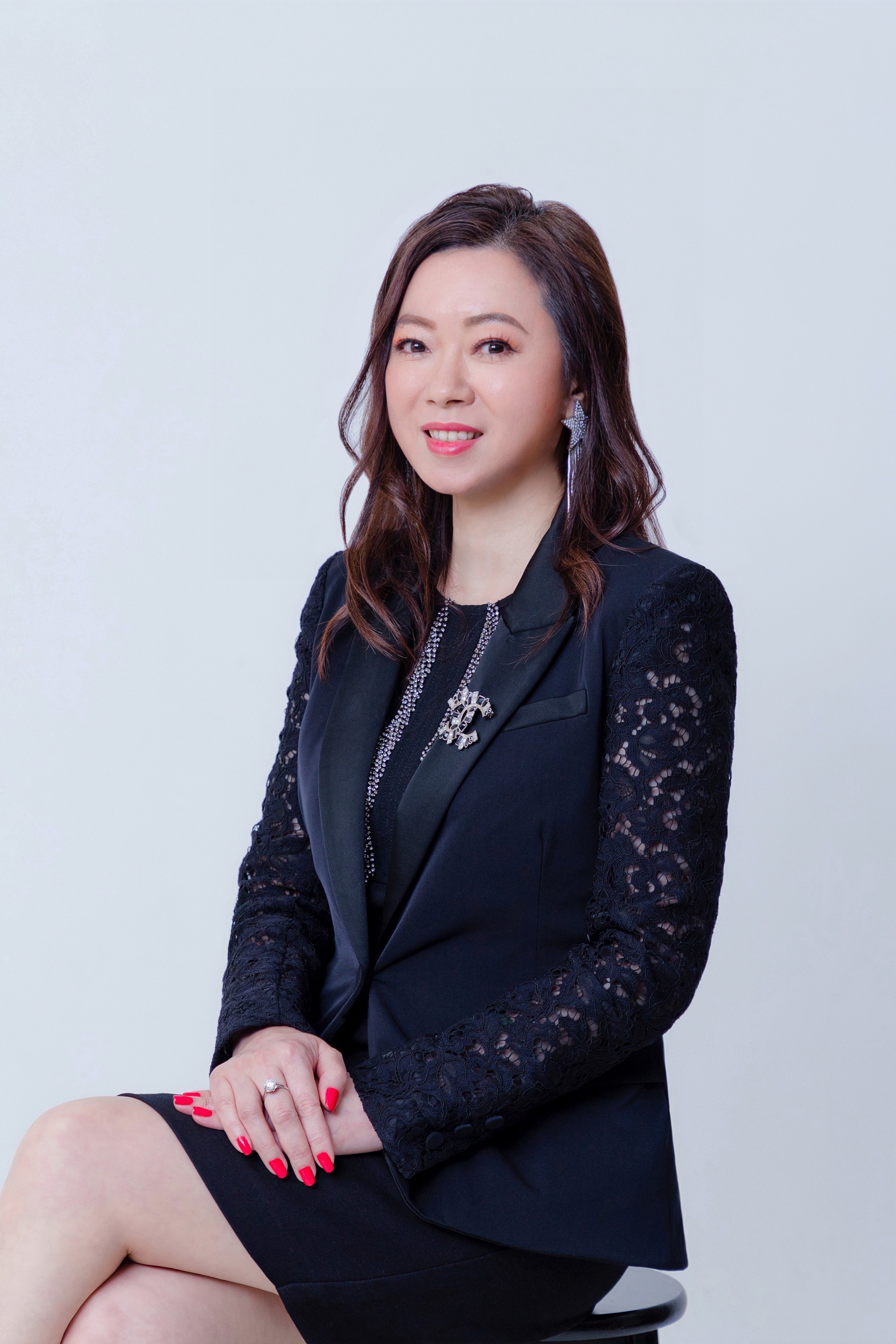 歐陽偉萍女士